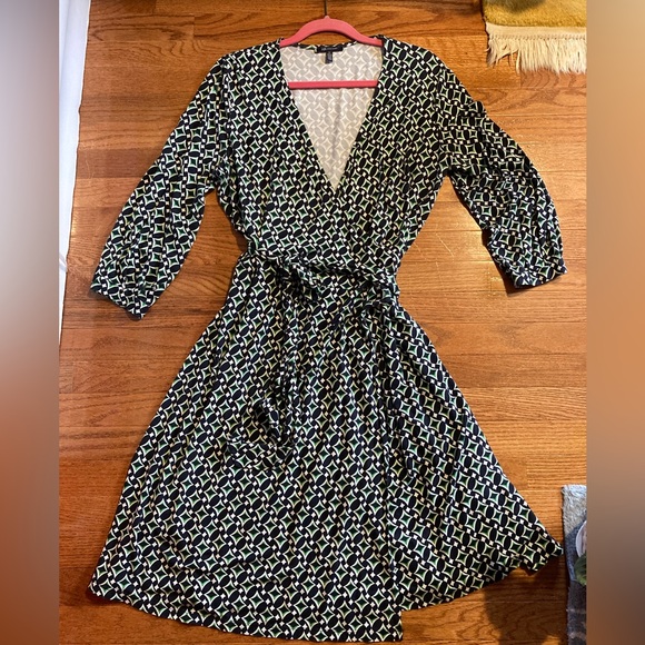 Anne Klein Dresses & Skirts - AK Anne Klein Women’s Wrap Dress Black & Green Long Sleeve Diamond Print XL